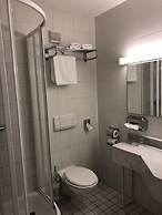Hotel Attaché