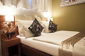 Hotel Attaché