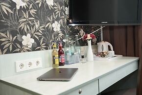 Hotel Attaché