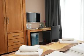 Hotel Attaché