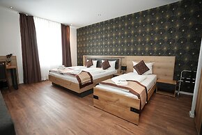 Hotel Attaché
