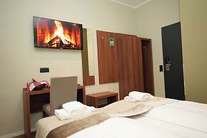 Hotel Attaché
