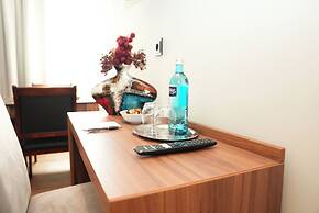 Hotel Attaché