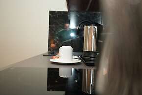 Hotel Attaché