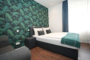 Hotel Attaché