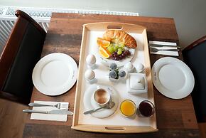 Hotel Attaché