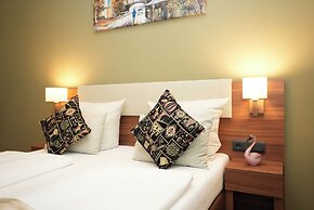 Hotel Attaché