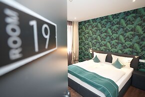 Hotel Attaché