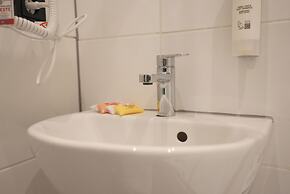 Hotel Attaché