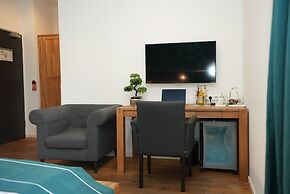 Hotel Attaché