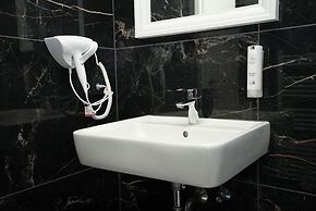 Hotel Attaché