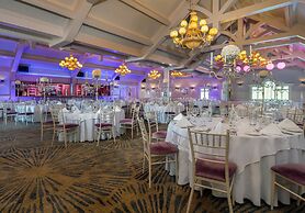 Treacys Oakwood Hotel