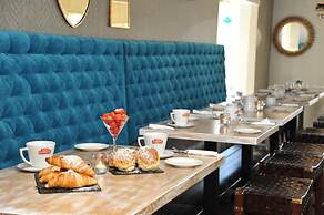 Treacys Oakwood Hotel