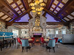 Treacys Oakwood Hotel