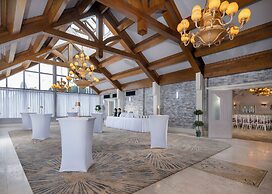 Treacys Oakwood Hotel