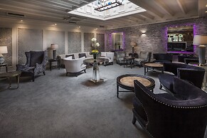Treacys Oakwood Hotel