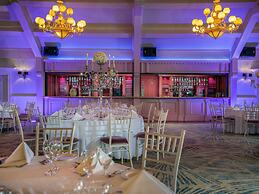 Treacys Oakwood Hotel