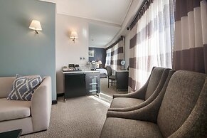 The Commodore Hotel