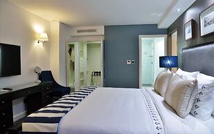 The Commodore Hotel