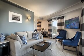 The Commodore Hotel