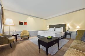 Cresta Palace