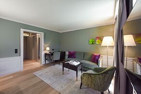 Cresta Palace