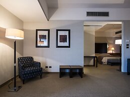 Fly On Hotel