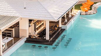 Novotel Cairns Oasis Resort