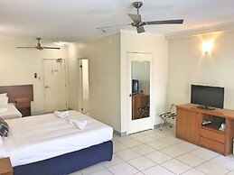 Cairns Queenslander Hotel & Apartments