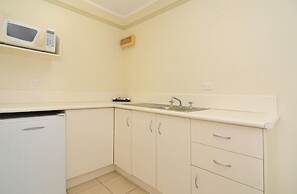 Cairns Queenslander Hotel & Apartments