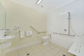 Cairns Queenslander Hotel & Apartments
