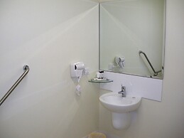 Cairns Queenslander Hotel & Apartments