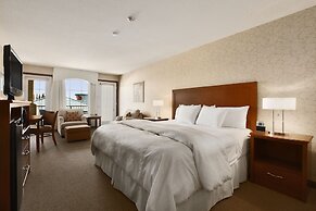 Days Inn & Suites by Wyndham Brandon