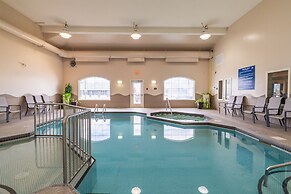 Days Inn & Suites by Wyndham Brandon