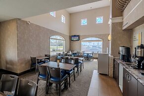 Days Inn & Suites by Wyndham Brandon