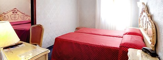 Hotel Diana