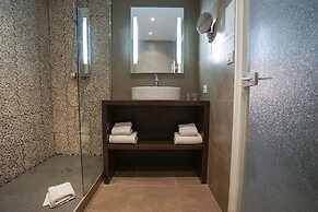Quintessia Resort