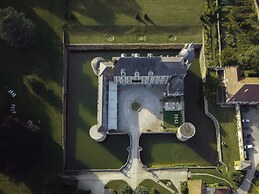 Le Château d Etoges
