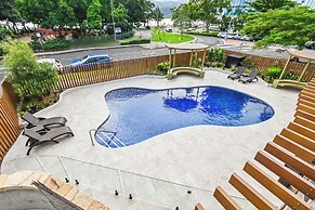 Cairns Plaza Hotel