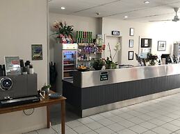 Cairns Plaza Hotel