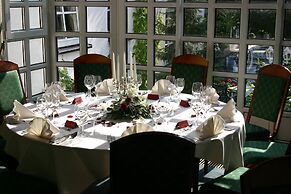 Eden Hotel