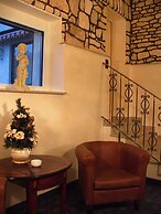 Eden Hotel