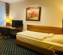 Eden Hotel