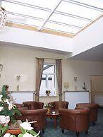 Eden Hotel