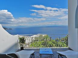 Hotel Holiday