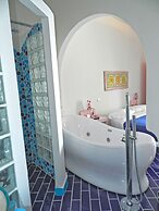 Hotel Holiday