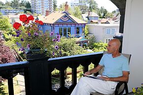 James Bay Inn Hotel & Suites