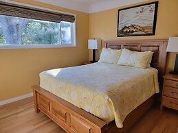 James Bay Inn Hotel & Suites