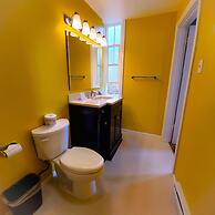 James Bay Inn Hotel & Suites