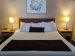 Howard Johnson by Wyndham Downtown Kamloops